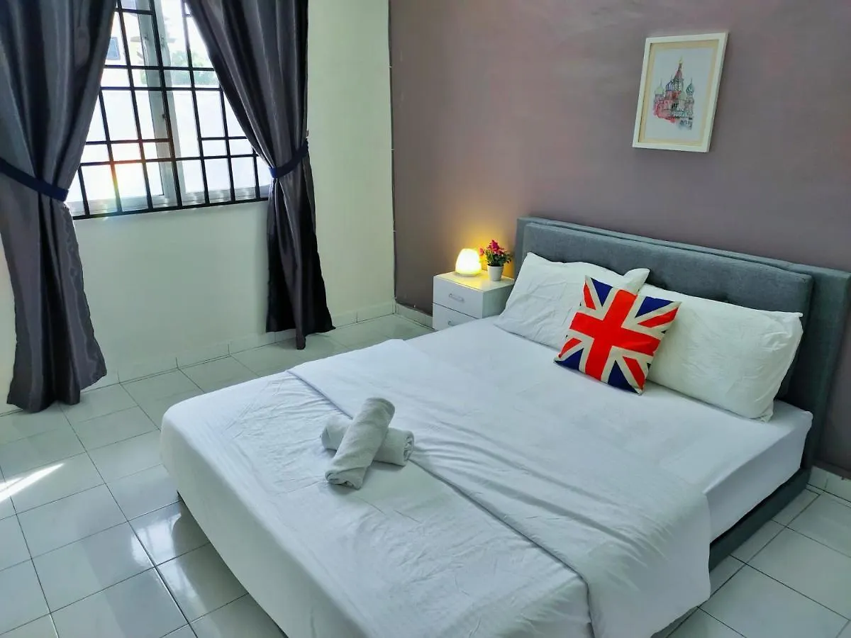 Semi-Detached, Up To 21 Pax, 4 Bedrooms, 3 Bathrooms, 4 Car Parks By Star Home Bayan Lepas
