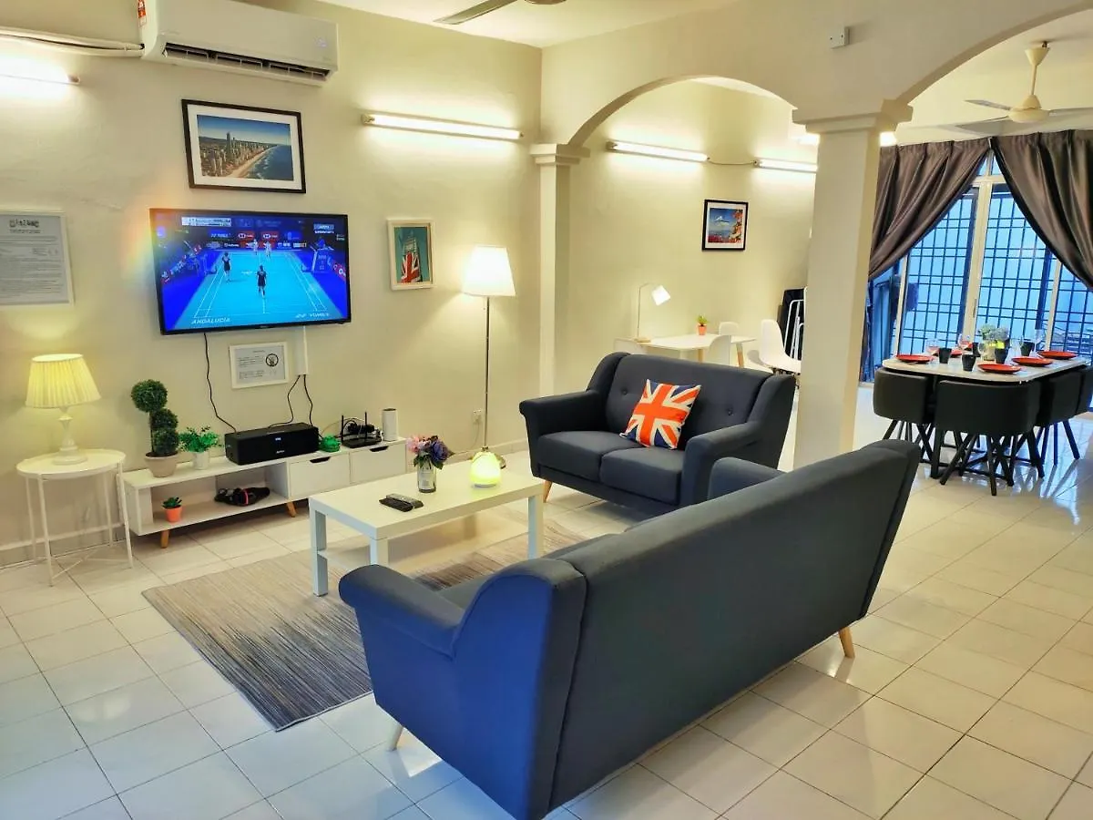 Semi-Detached, Up To 21 Pax, 4 Bedrooms, 3 Bathrooms, 4 Car Parks By Star Home Bayan Lepas