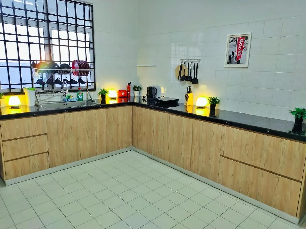 בית נופש באייאן לפאס Semi-Detached, Up To 21 Pax, 4 Bedrooms, 3 Bathrooms, 4 Car Parks By Star Home